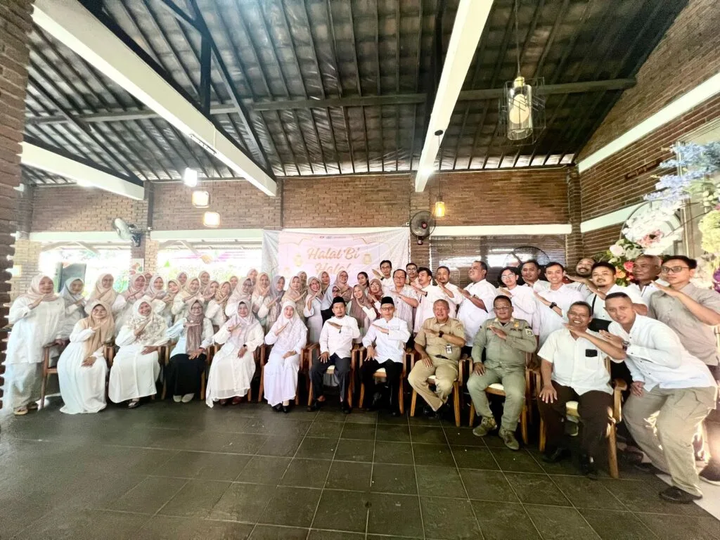 Keluarga Besar SMP Negeri 12 Magelang Gelar Halal Bihalal Idul Fitri 1446 H