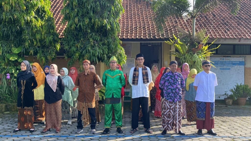 SMP Negeri 12 Magelang Gelar Peringatan Hari Kartini 2025 dengan Semarak Budaya dan Kreativitas