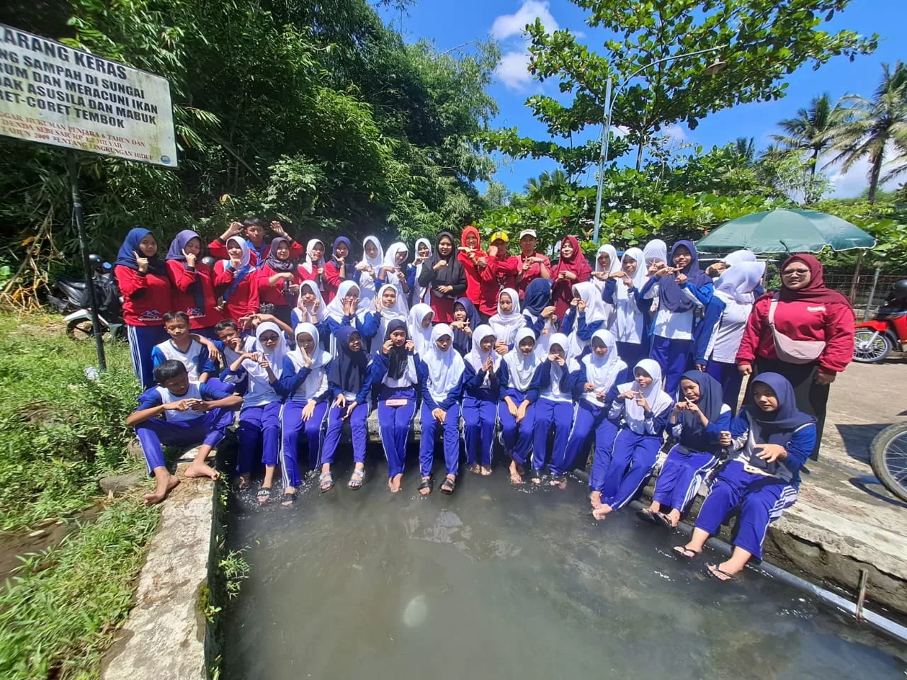 Palang Merah Remaja (PMR) Madya SMP Negeri 12 Magelang Gelar Pelantikan Anggota Baru, Kukuhkan Semangat Tri Bakti dan Tujuh Prinsip Dasar