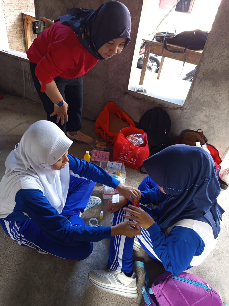 Palang Merah Remaja (PMR) Madya SMP Negeri 12 Magelang Gelar Pelantikan Anggota Baru, Kukuhkan Semangat Tri Bakti dan Tujuh Prinsip Dasar