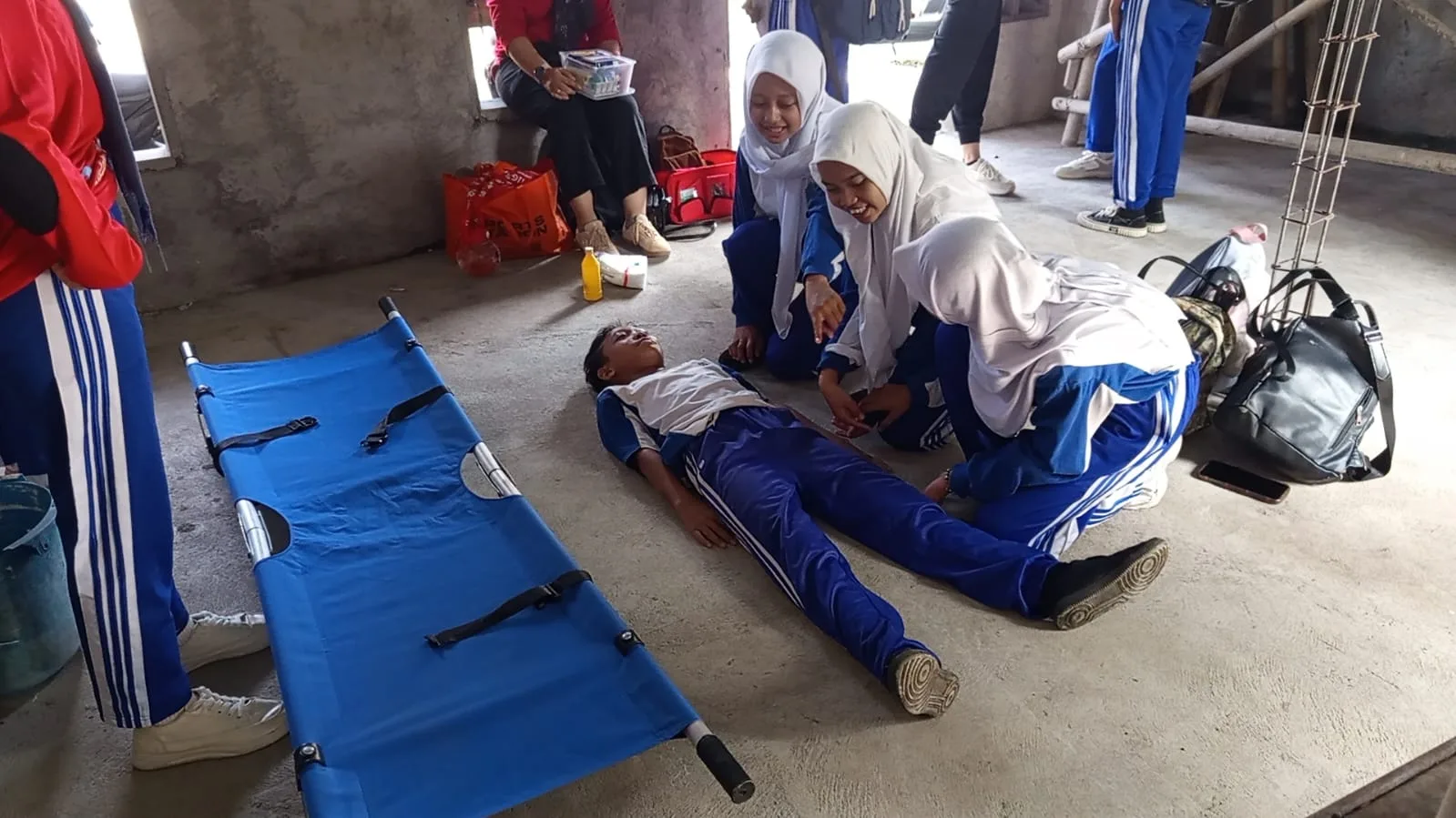Palang Merah Remaja (PMR) Madya SMP Negeri 12 Magelang Gelar Pelantikan Anggota Baru, Kukuhkan Semangat Tri Bakti dan Tujuh Prinsip Dasar
