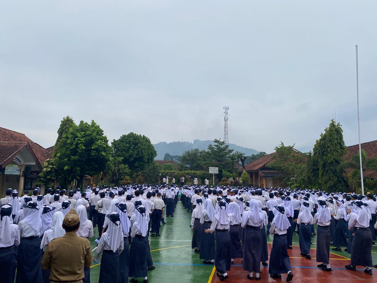 SMP Negeri 12 Magelang Awali Semester Dua dan Tahun Baru 2026 dengan Semangat Anak Indonesia Hebat