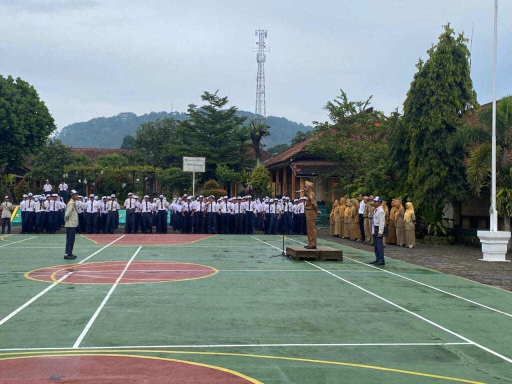 SMP Negeri 12 Magelang Awali Semester Dua dan Tahun Baru 2026 dengan Semangat Anak Indonesia Hebat